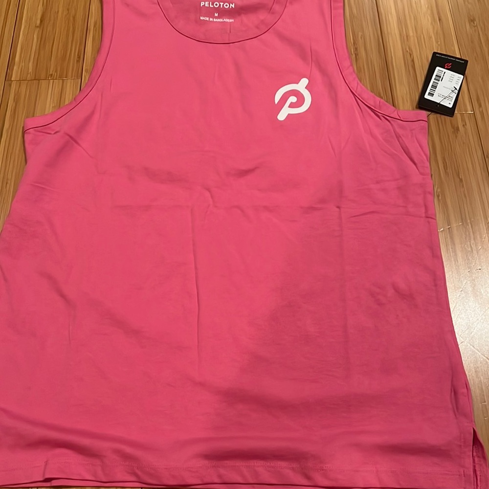 Peleton tank size medium